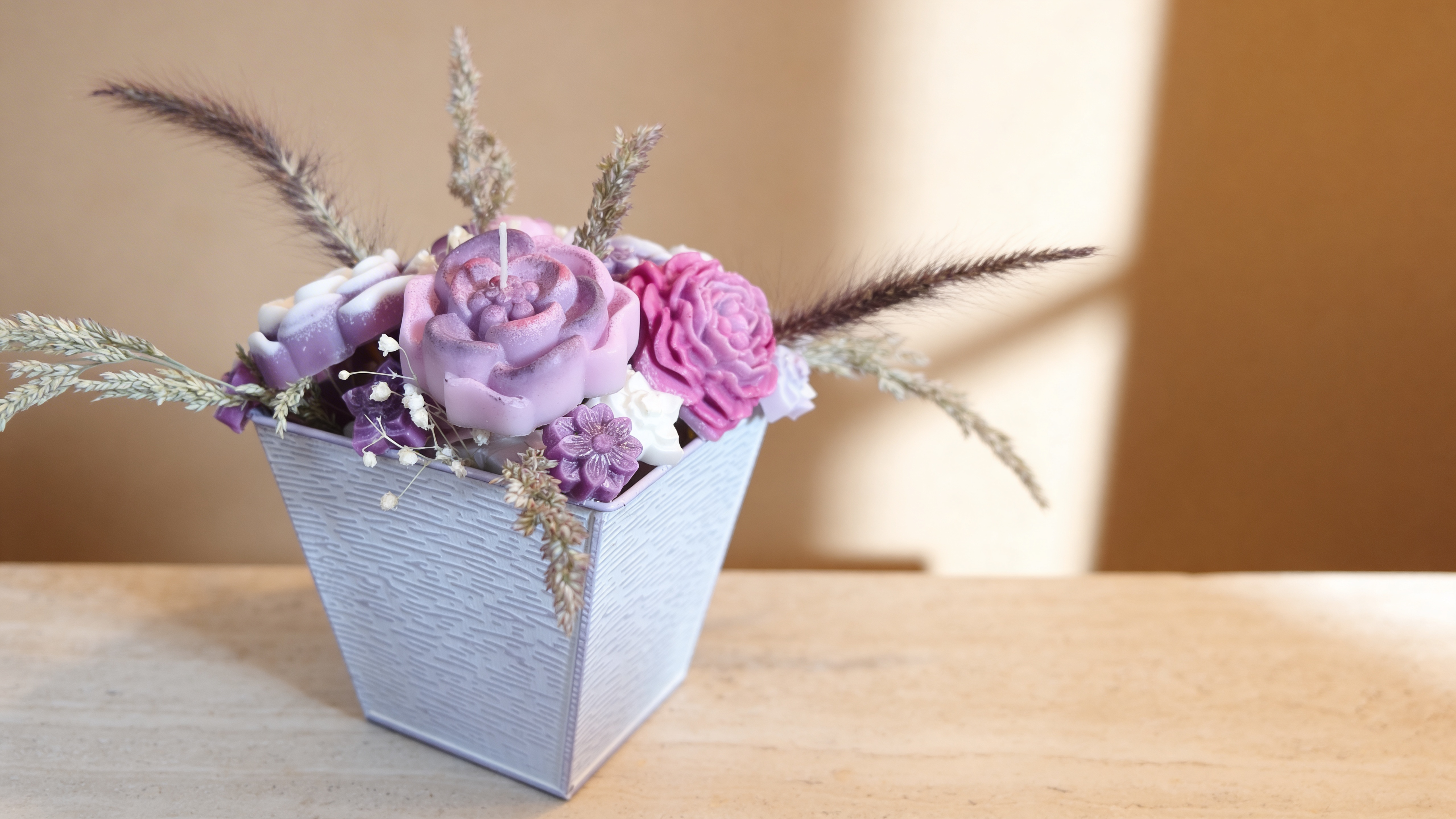 Ramo Albor 02 — regalo Día de la Madre Quito, pieza botánica vaciada artesanalmente en Ecuador